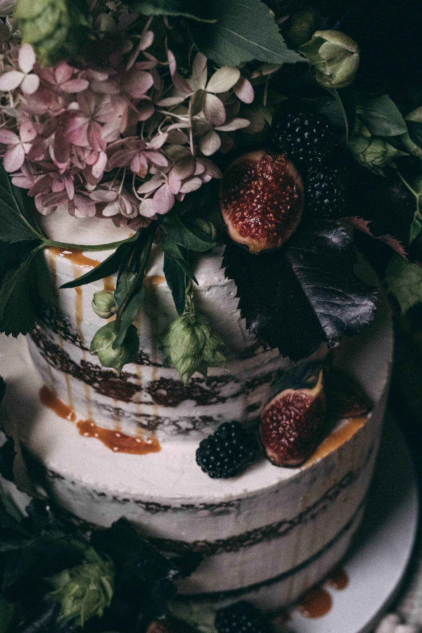 naked wedding cake