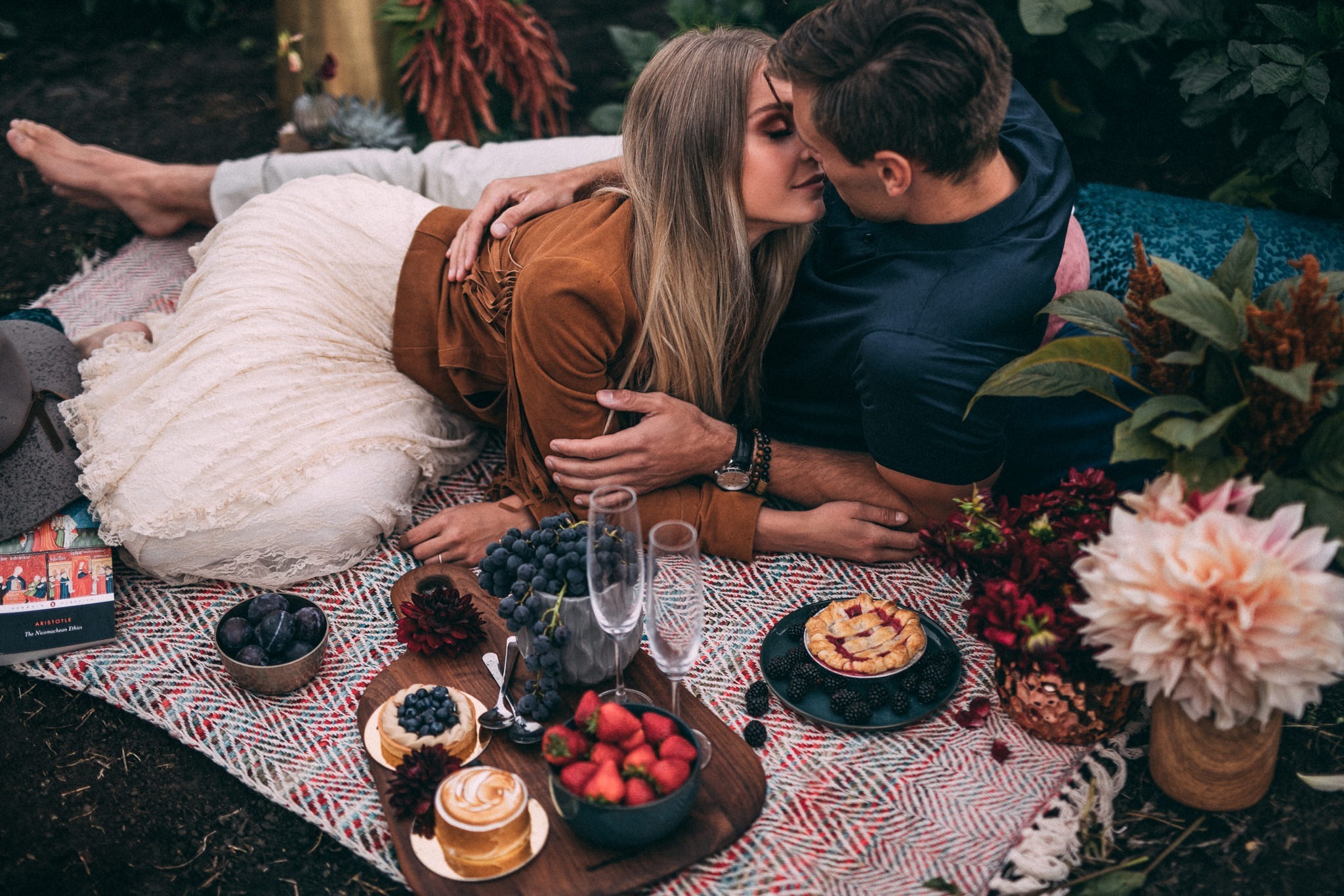 picnic engagement session